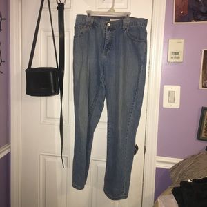 Levi’s Relaxed Tapered 550